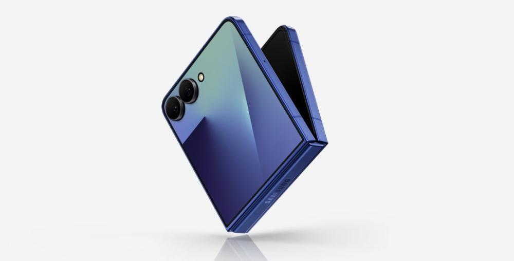 Cu cel mai subțire design, Samsung Galaxy Z Flip7 5G Dual SIM F766 este telefonul pliabil care redefinește eleganța și performanța.