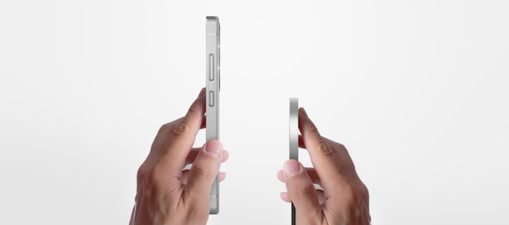 Încărcătorul Wireless Samsung Single Universal Qi2 are profilul de doar 7 mm și o suprafață netedă.