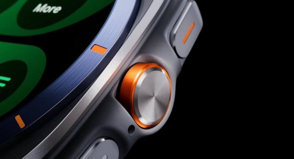 Cu ceasul Samsung Galaxy Watch Ultra 2 (2025), poți personaliza chiar și propriile secvențe de exerciții, cu ajutorul butonului.