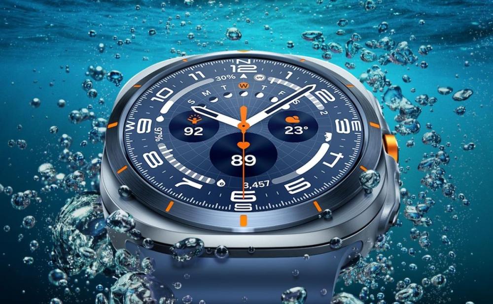 Samsung Galaxy Watch Ultra 2 (2025) are design robust, elegant și rezistent.