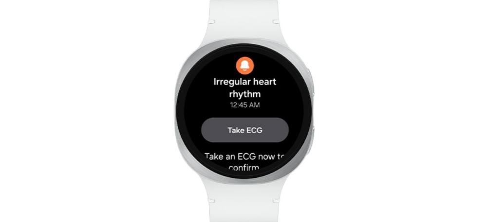 Ceasul Samsung Galaxy Watch8 40mm urmărește automat ritmul cardiac și alertează dacă detectează neregularități.