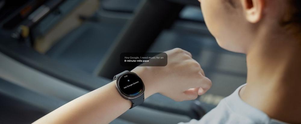 Samsung Galaxy Watch8 44mm dispune de Google gemini pentru comenzi vocale.