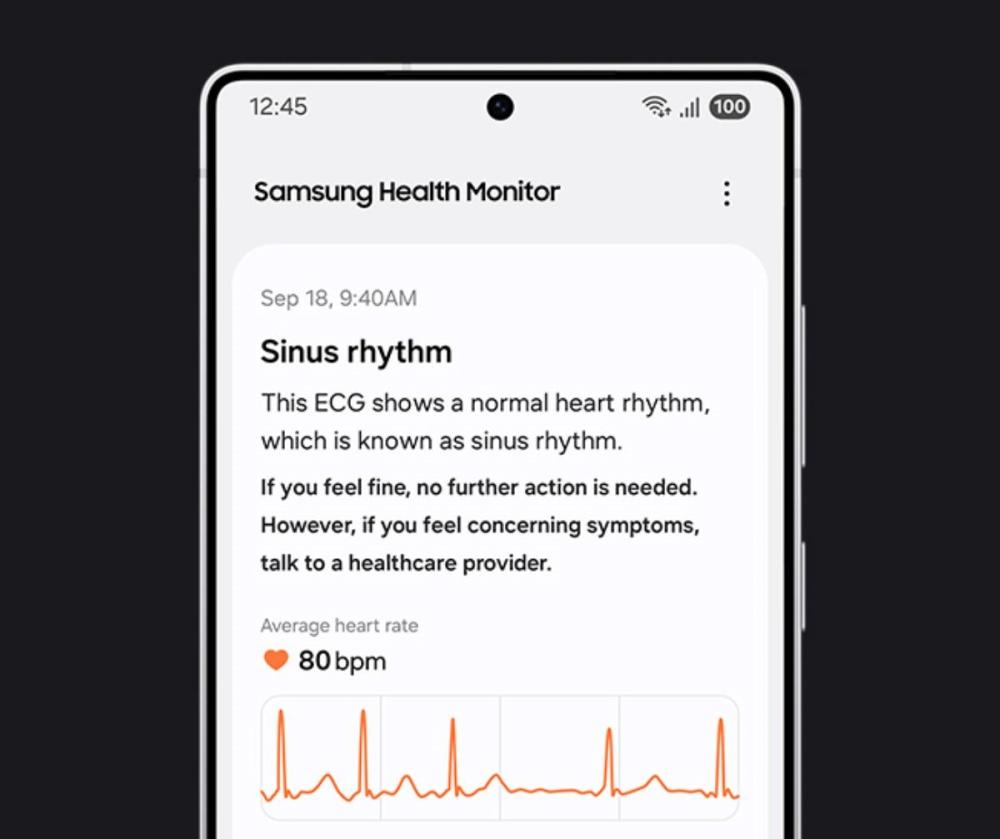  Folosind funcția ECG direct de pe încheietură cu Samsung Galaxy Watch8 Classic, obținem rapid date despre sănătatea cardiovasculară.