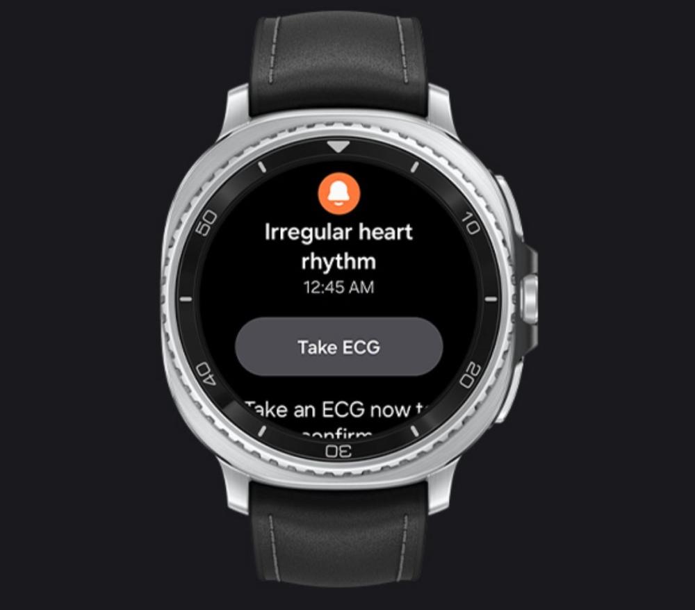 Funcția Irregular Heart Rhythm Notification a ceasului Samsung Galaxy Watch8 Classic, detectează eventualele neregularități în ritmul cardiac.