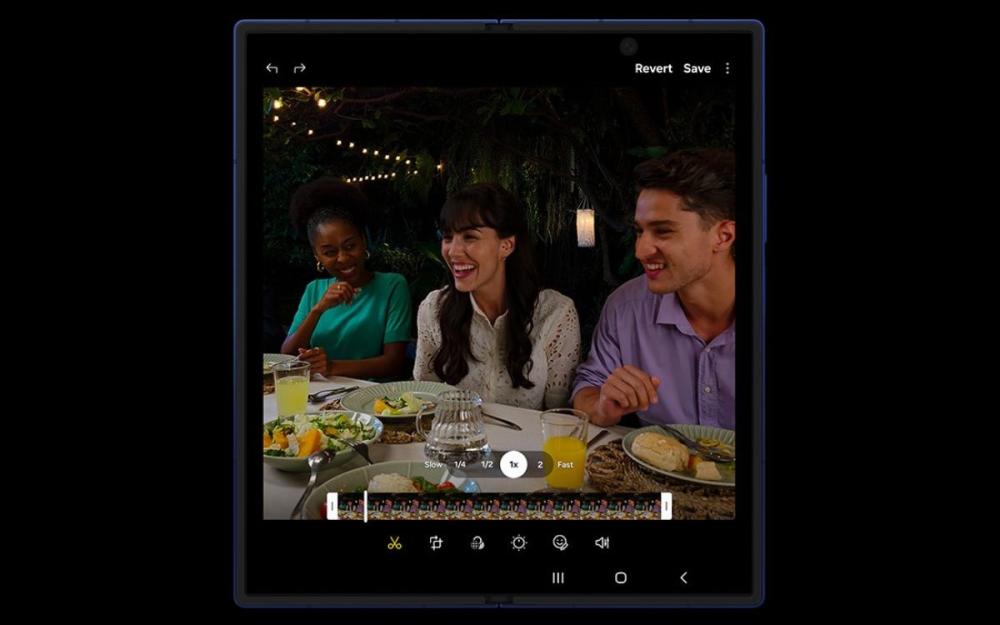 Telefonul Samsung Galaxy Z Fold7 5G permite editarea videoclipurilor în orice loc.